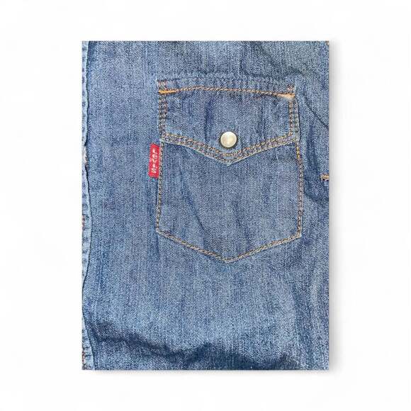 Levi's - Picture 2 of 3